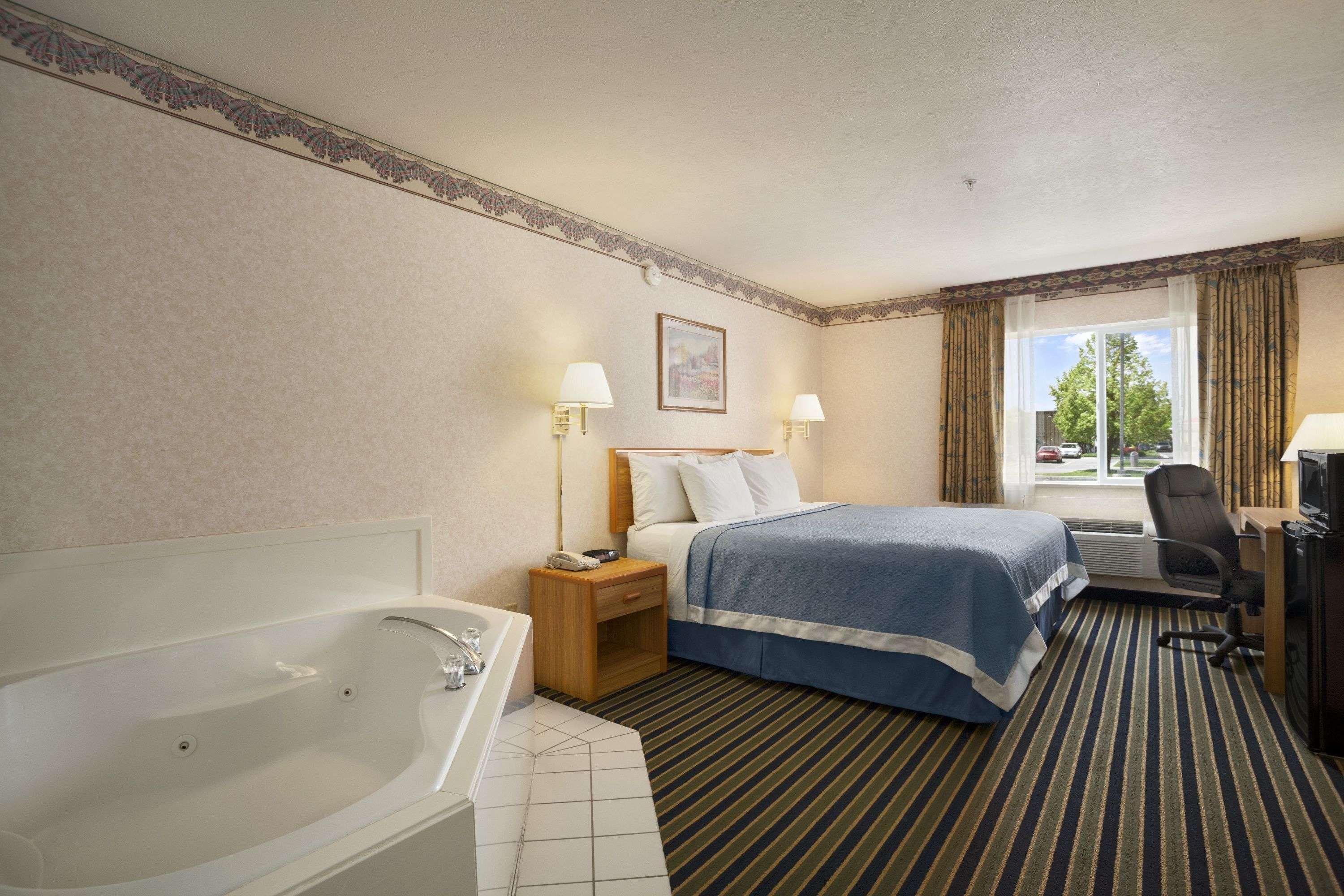 Days Inn By Wyndham Springville Exterior foto