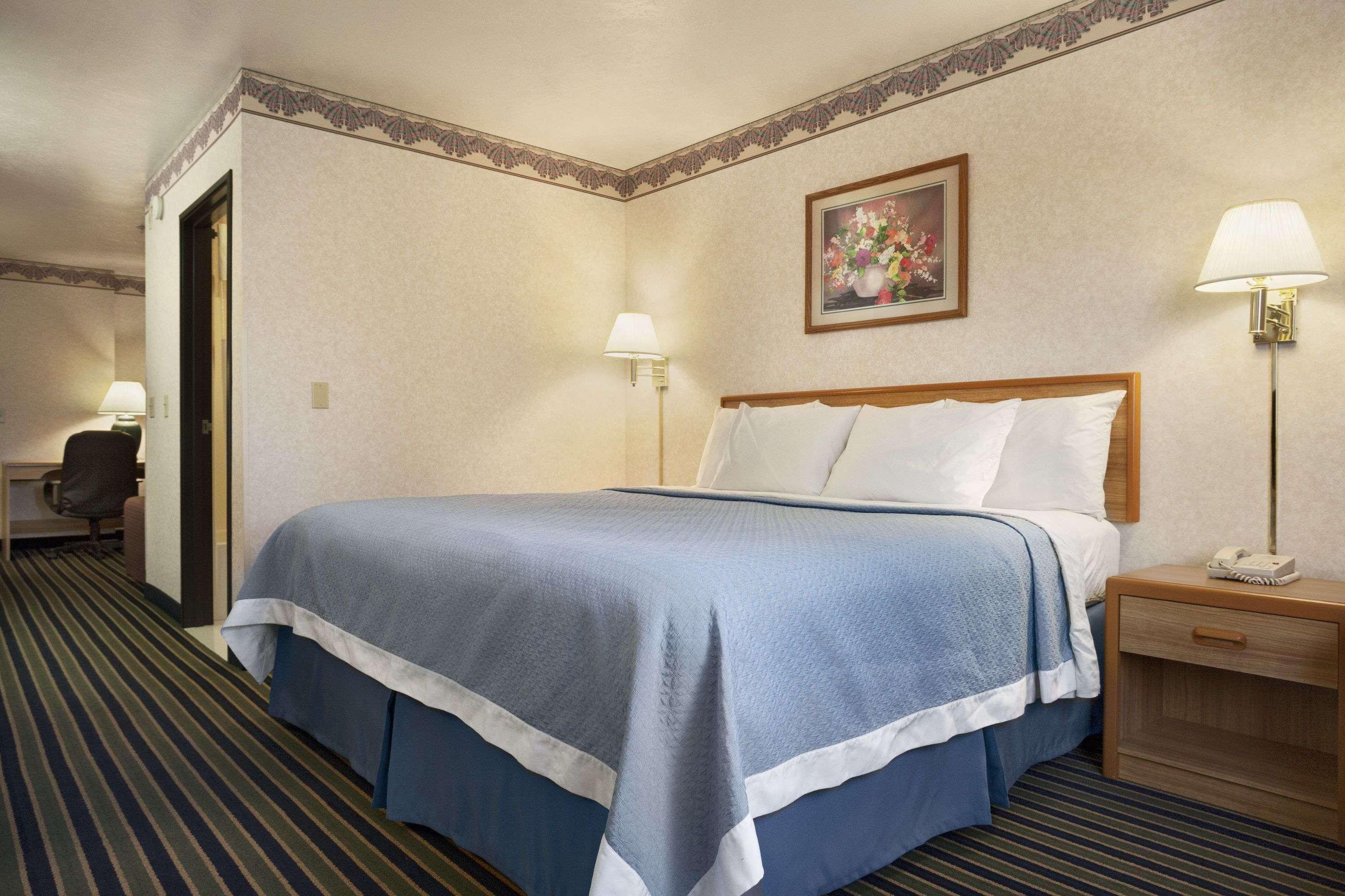 Days Inn By Wyndham Springville Exterior foto